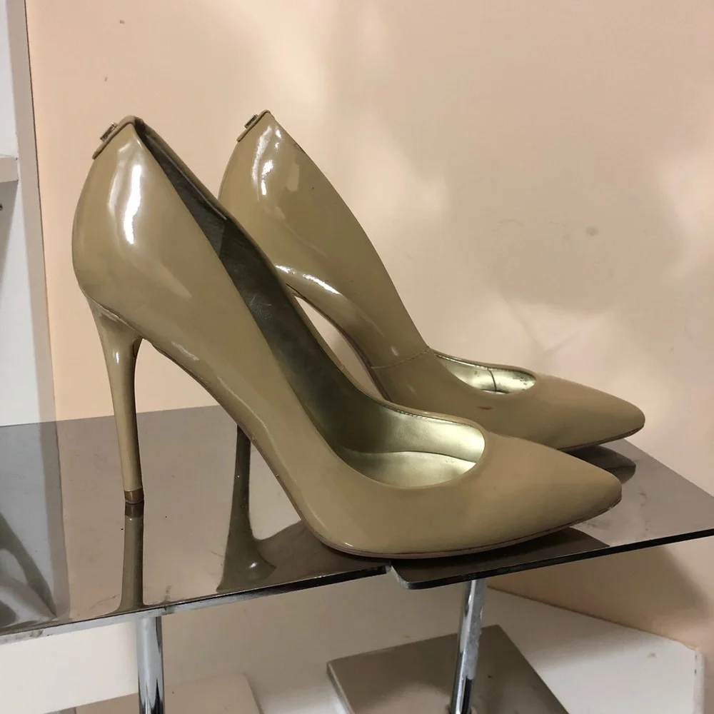 COPY - Ivanka Trump heels